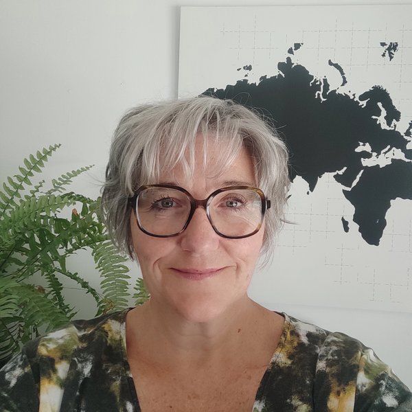 Emmanuelle, Conseillère voyages