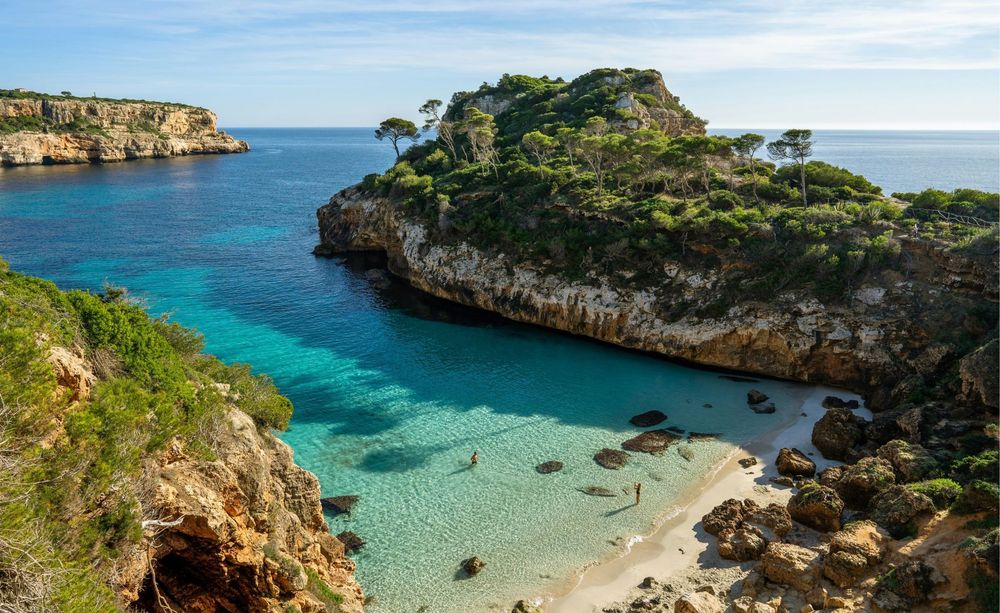 Plongée à Minorque : grottes, eaux cristallines et Méditerranée préservée